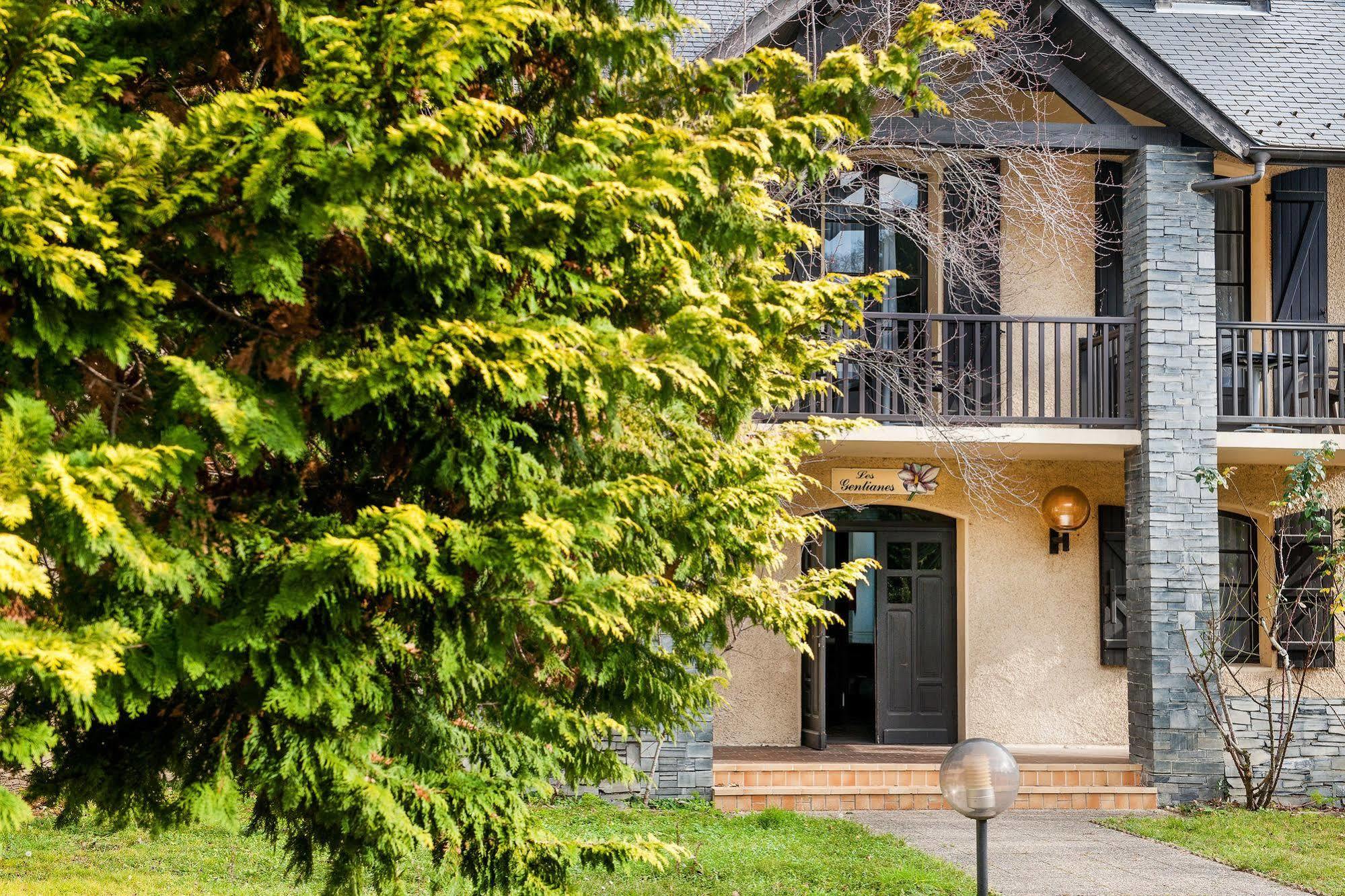 Les Gentianes Hotel Aspin-en-Lavedan Exterior photo